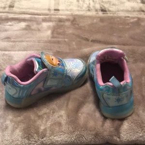 Kids Frozen 2 light up sneakers blue/lilac Ana & Elsa size 8